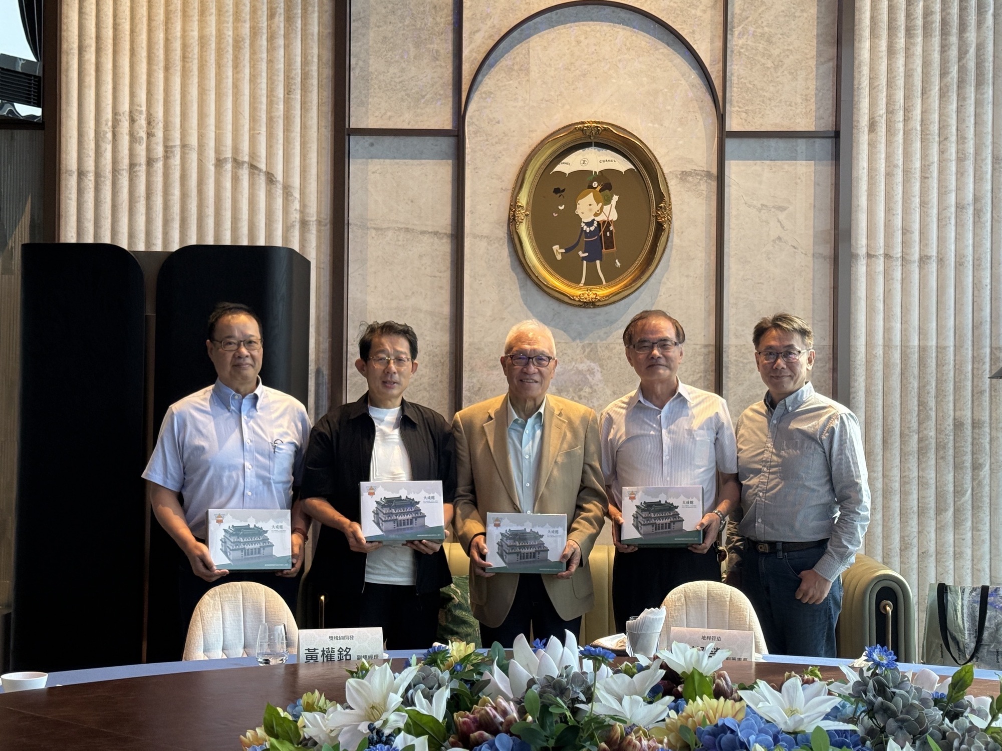 (左一)李崇慶，(左二)王慶瑞，(中)曹奮平，(右二)朱英迪，(右一)江益璋圖片